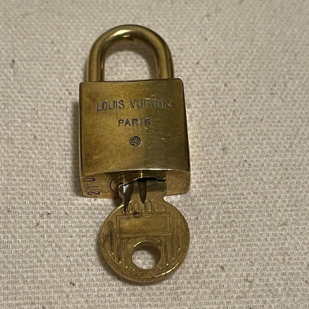 Louis Vuitton Lock and Key 210